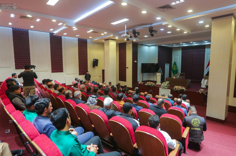 العتبة العلوية المقدسة تحتفي بمسؤولي الحملات التطوعية في حملة (عليٌ أبونا ) لصيانة المقاعد الدراسية