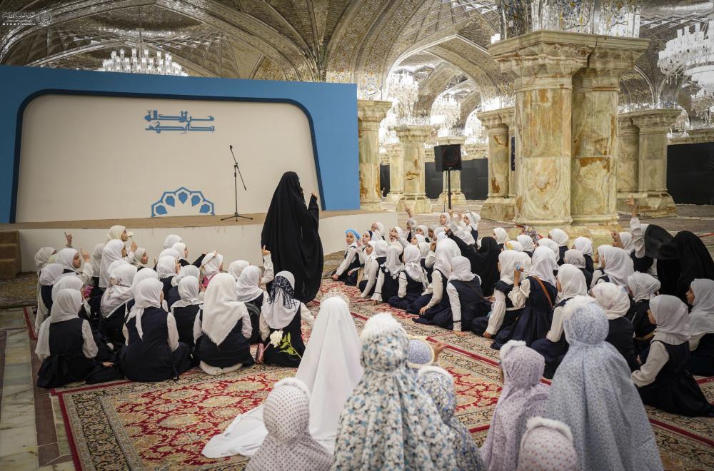 احتفاء بهنّ لوصولهن سن التكليف الشرعي .. العتبة العلوية المقدسة تقيم حفلاً لطالبات المدارس في النجف الأشرف
