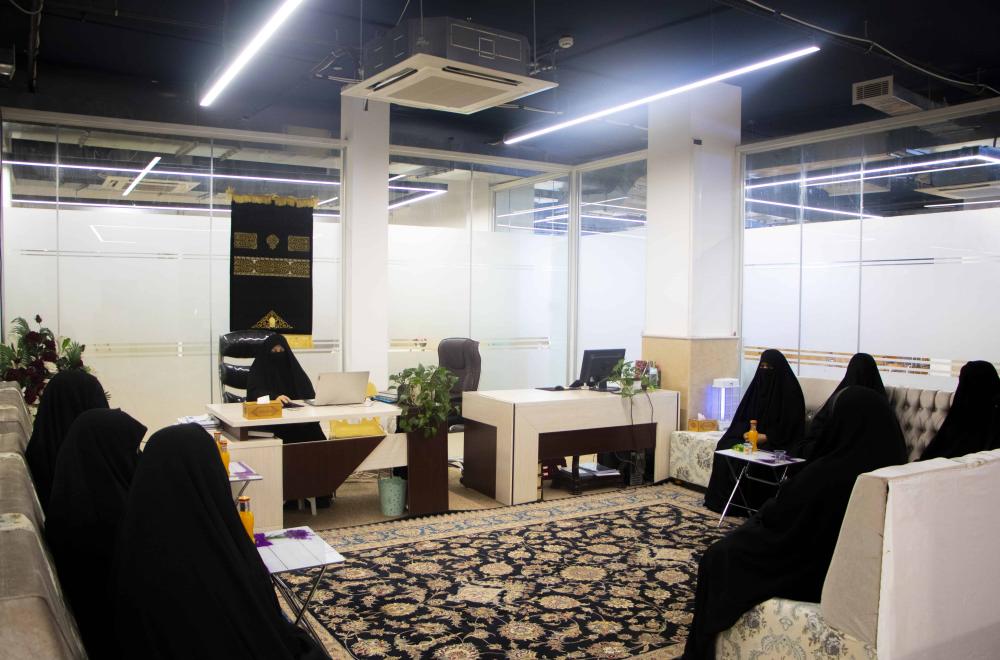 لتشجيعهن العلمي والقرآني .. تكريم (100) طالبة متفوِّقة في الدراسة الأكاديمية والدورات القرآنية وانضمام (150) طالبة للدورات الجديدة