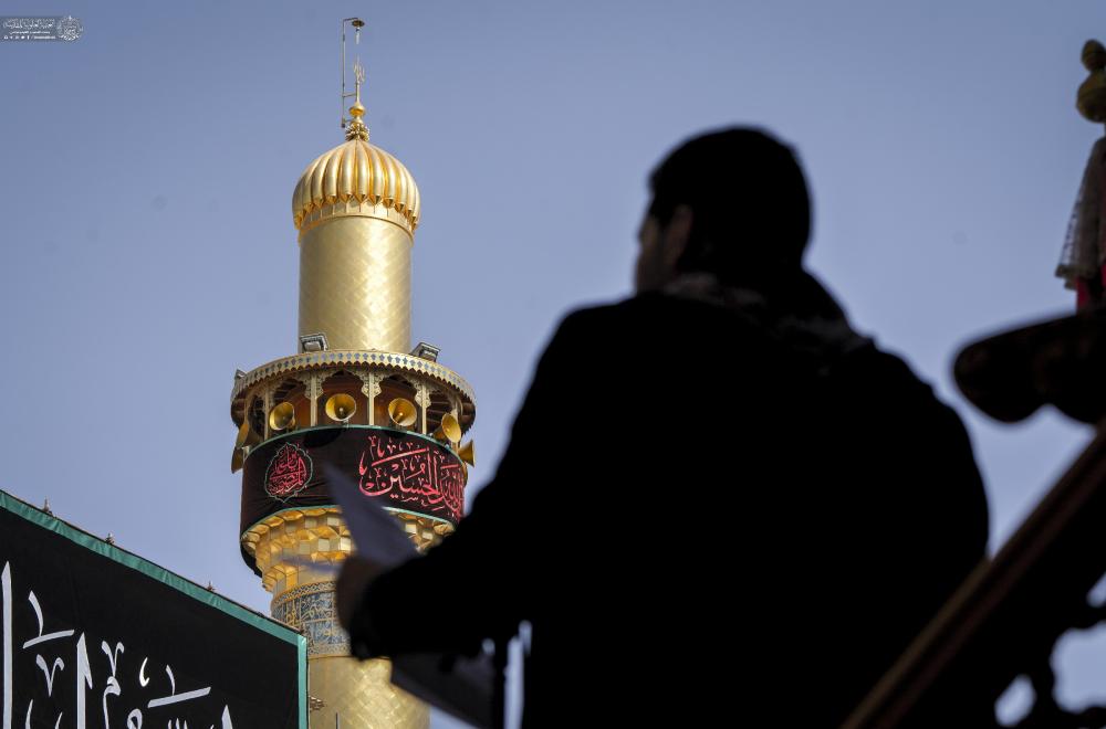 موكب خدم العتبة العلوية المقدسة يحيي استشهاد الإمام زين العابدين (عليه السلام) في الصحن الحيدري الشريف