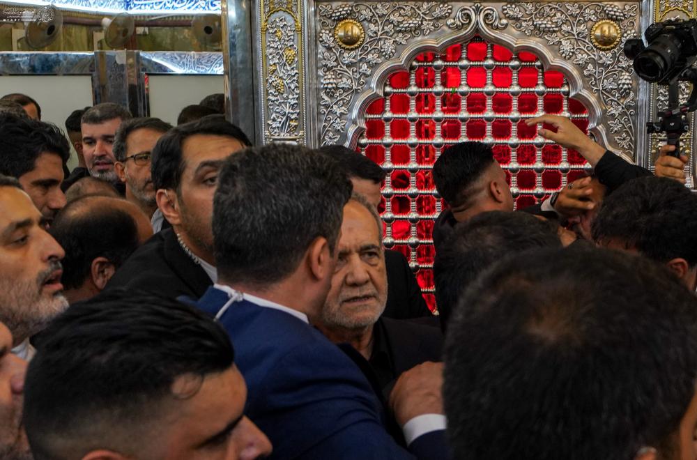 الرئيس الإيراني السيّد مسعود بزشكيان يتشرّف بزيارة مرقد الإمام أمير المؤمنين (عليه السلام).