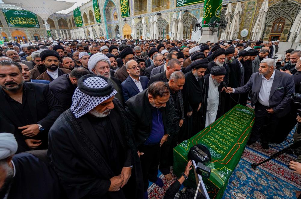 تشييعُ وَدفنُ جُثمانِ العَلّامَةِ سماحةِ السيد علي البعّاج في مرقدِ أميرِ المؤمنينَ (عليه السلام). 