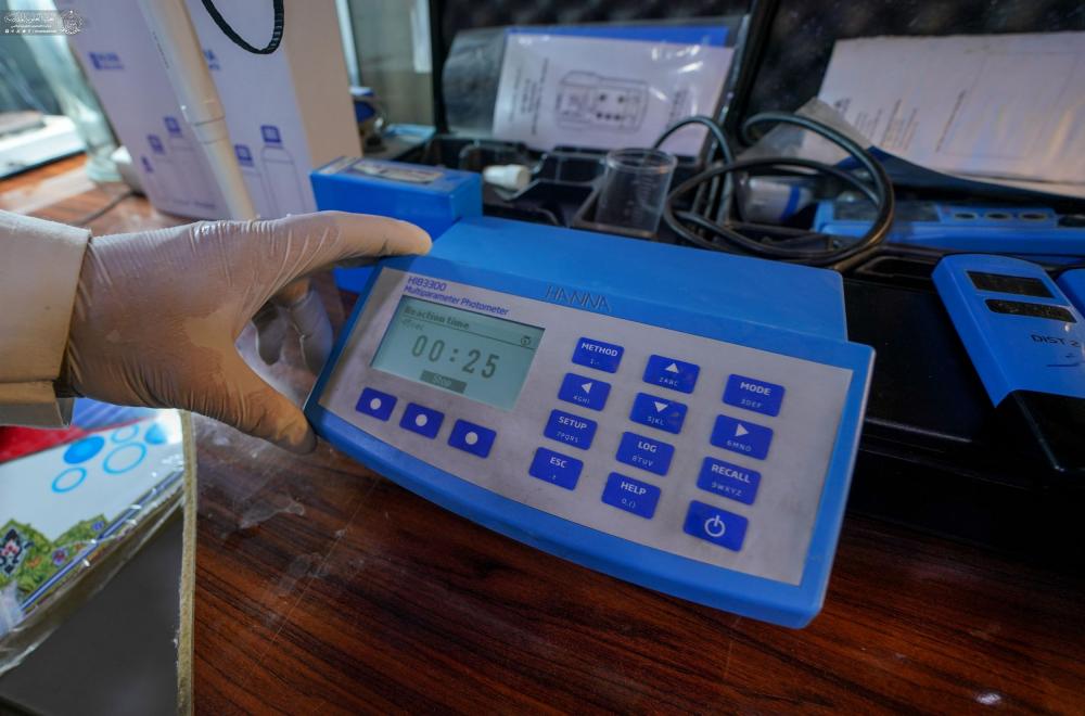 فُحوصاتٌ دقيقةٌ وتقنياتٌ حديثةٌ تُجريها مختبراتُ العتبةِ العلويةِ المقدّسةِ لتأمينِ المياهِ الصالحةِ للشرب