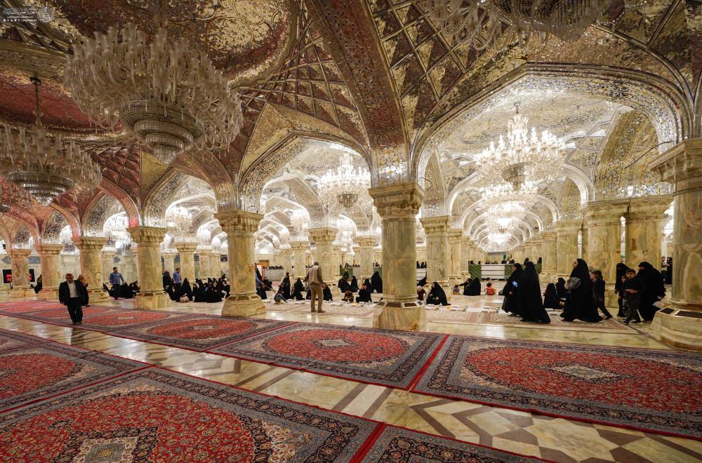 من بركات المولى أمير المؤمنين(ع) .. مأدبة إفطار جماعية لآلاف الصائمين في صحن السيدة فاطمة (ع)