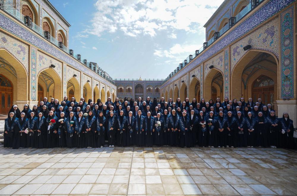 نخبة من خريجي كلية الطب في جامعة الكوفة  في ضيافة العتبة العلويّة المقدّسة 