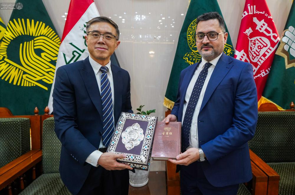 وفدٌ دبلوماسيّ صينيّ يزور العتبة العلوية المقدسة 