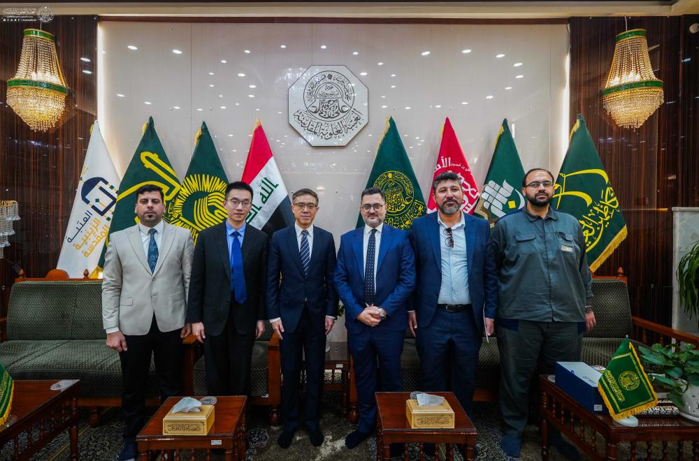 وفدٌ دبلوماسيّ صينيّ يزور العتبة العلوية المقدسة 