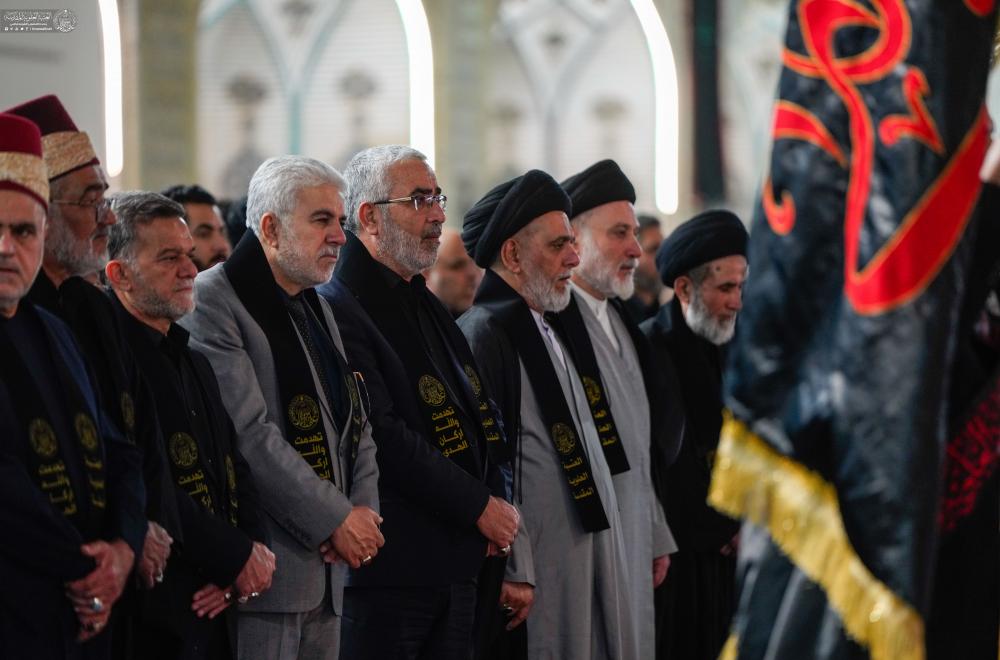 الأمانة العامة للعتبة العلوية المقدسة تُقيم مراسم رفع راية الحزن والحداد إحياءً لذكرى استشهاد المولى أمير المؤمنين (ع)