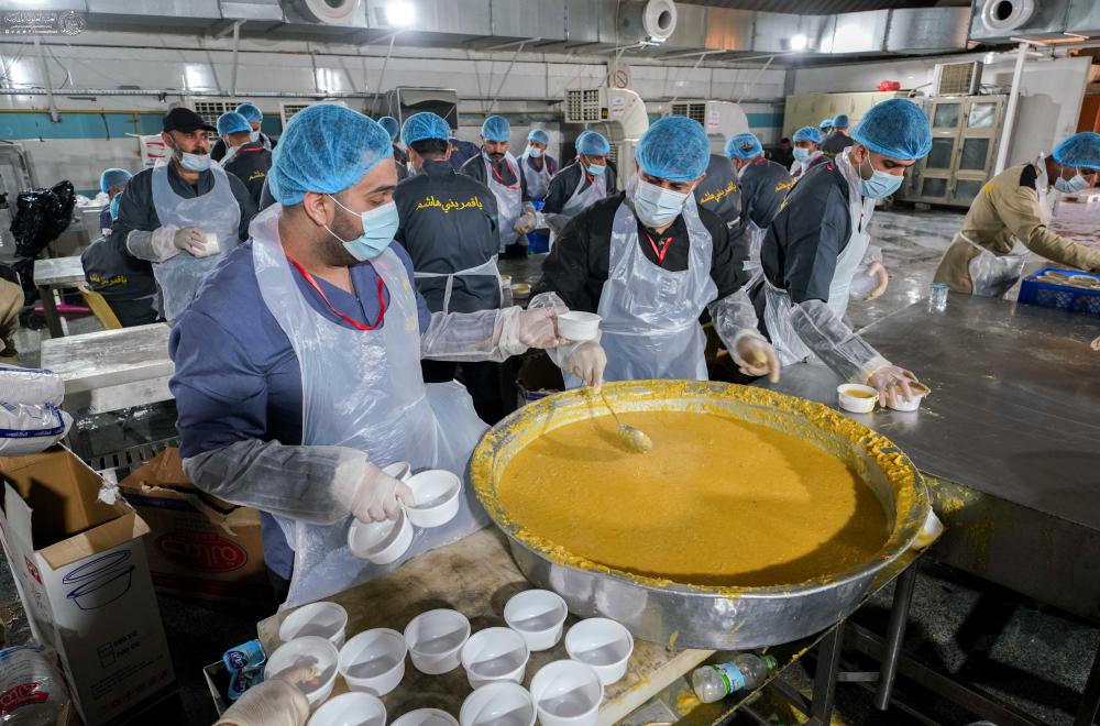 100 ألف وجبة إفطار ومآدب كُبرى في صحن السيدة فاطمة (ع) .. العتبة العلوية المقدسة تستقبل ملايين الزائرين بذكرى شهادة أمير المؤمنين(ع)