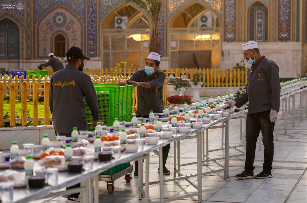 100 ألف وجبة إفطار ومآدب كُبرى في صحن السيدة فاطمة (ع) .. العتبة العلوية المقدسة تستقبل ملايين الزائرين بذكرى شهادة أمير المؤمنين(ع)