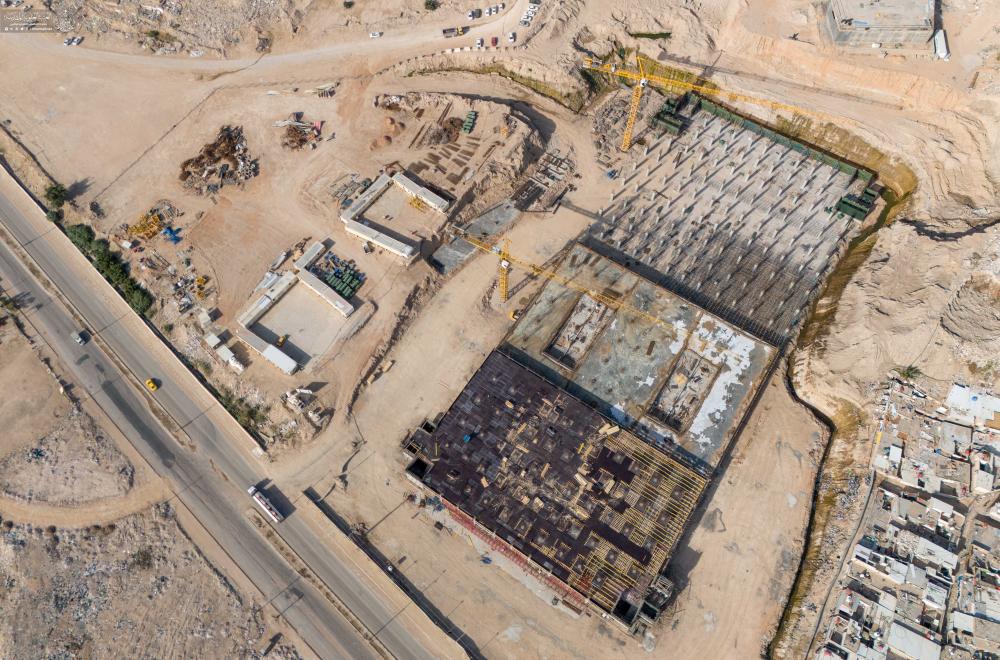 بوتيرة متسارعة .. العتبة العلوية المقدسة تشرف على إنشاء مشروع " مرآب النجف الكبير"   