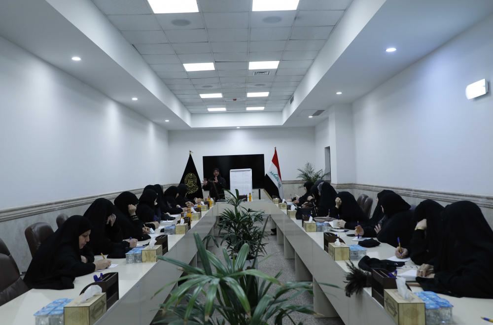 لتعزيز التواصل مع الزائرات الأجنبيات : العتبة العلويّة المقدّسة تُطلق دورة لتعليم اللغة الإنجليزية لخادمات القسم النسويّ