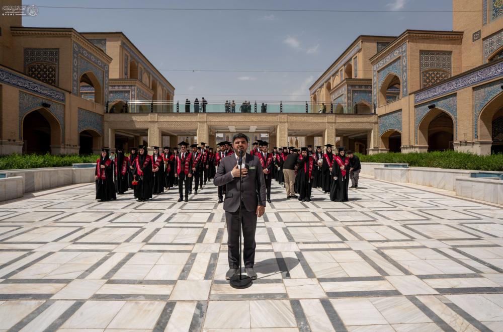 طلبة قسم التخدير في جامعة الحلّة يؤدّون قَسم التخرّج في رحاب العتبة العلويّة المقدّسة