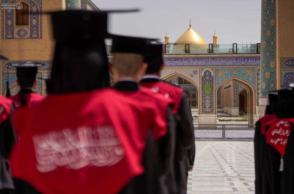 طلبة قسم التخدير في جامعة الحلّة يؤدّون قَسم التخرّج في رحاب العتبة العلويّة المقدّسة