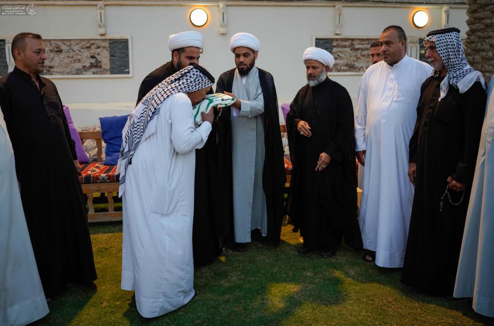 رايات الغدير الأغرّ تصل إلى المزارات الشريفة المباركة في أنحاء العراق 