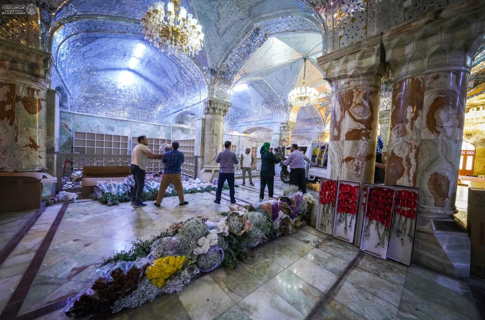 مئات الآلاف من الورد الطبيعي تفوح بعطرها في رحاب الغدير الأغرّ 