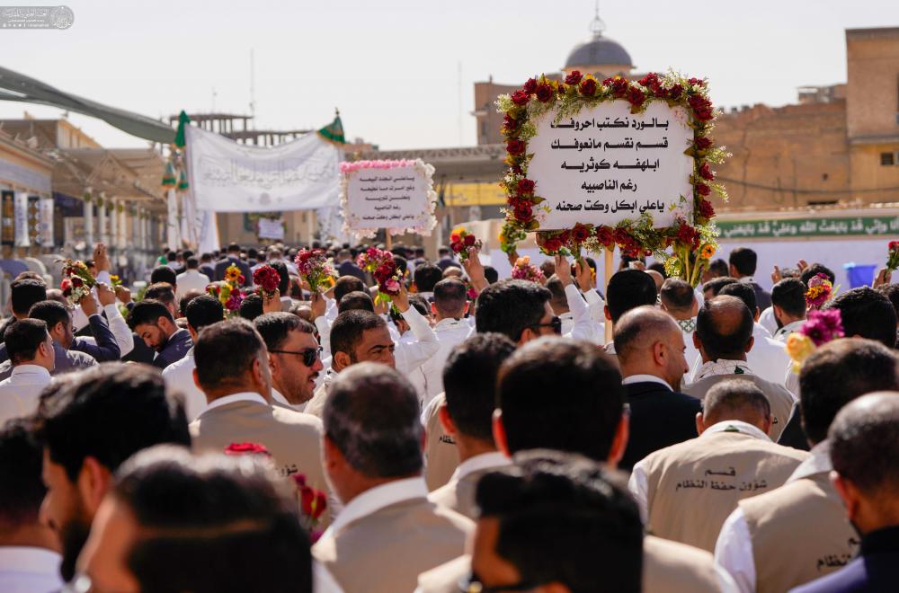 خَدَمُ العتبة العلويّة المقدّسة يُجدّدون الولاء أمام سيّد بيعة الغدير الأغرّ (ع) داخل الصحن الشريف