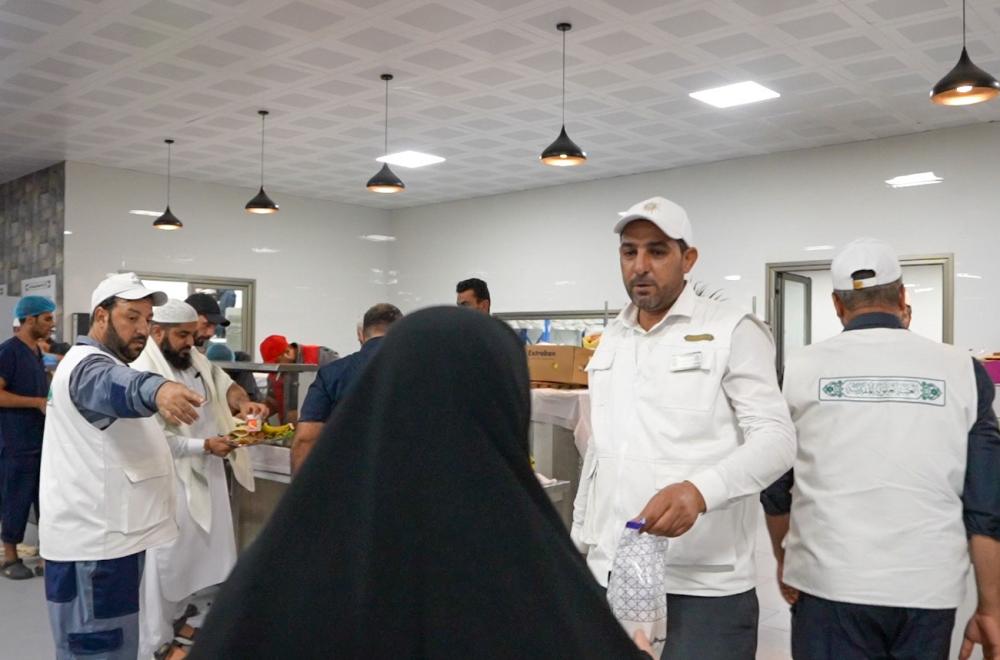 العتبة العلويّة المقدّسة .. توزّع أكثر من 25 ألف وجبة طعام على الحجّاج العائدين عبر منفذ عرعر.