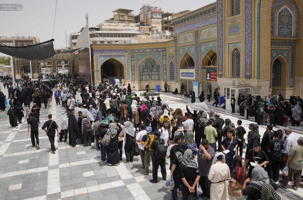 العتبة العلويّة المقدّسة تفتتح أولى مواقع الضيافة وتوزّع آلاف الوجبات لزوّار الأربعين