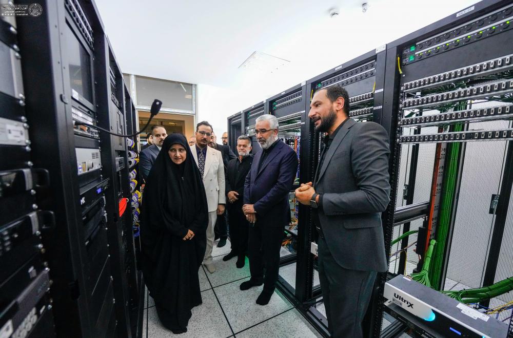 برفقة الأمين العامّ .. وزيرة الاتصالات تطّلع على فضائية العتبة العلويّة المقدّسة والتقنيات الموجودة فيها