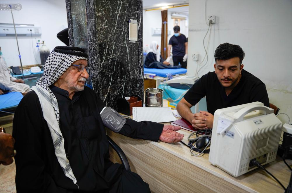 العتبة العلويّة المقدّسة .. أكثر من 300 طبيبٍ وممرّضٍ يساهمون في خدمة الزائرين بذكرى استشهاد الرسول الأعظم (ص)