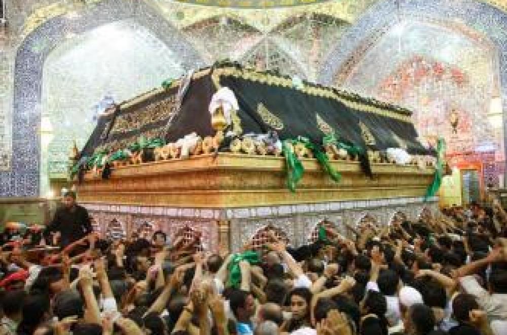 مرقد أمير المؤمنين(عليه السلام) يستقبل الحشود المليونية الزاحفة إلى كربلاء المقدسة