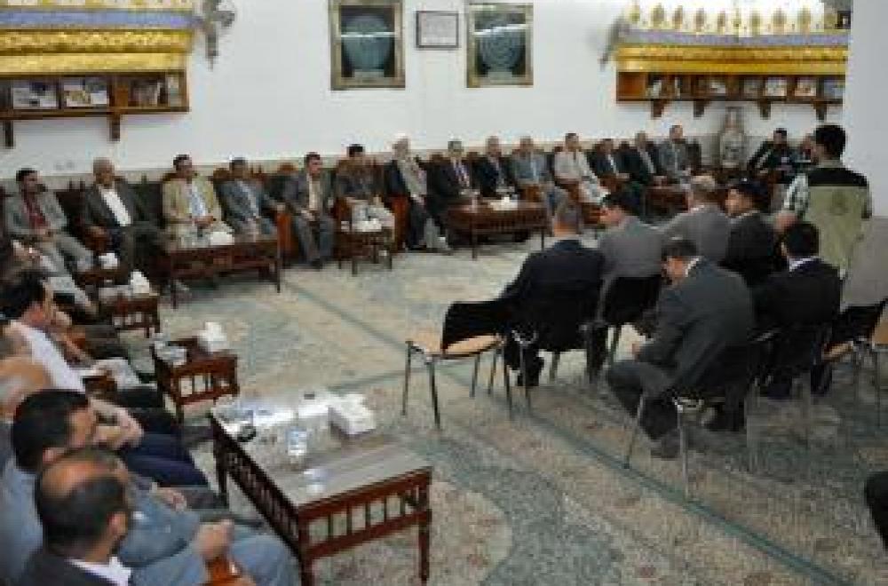 سماحة الأمين العام للعتبة العلوية المقدسة يلتقي بوفد المحامين والحقوقيين العراقيين