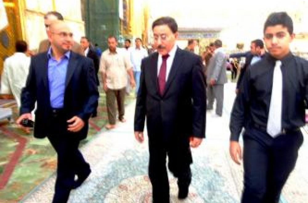أمين عام مجلس الوزراء ، يؤكد دعم الحكومة لتطوير وتوسعة المرقد الحيدري المقدس خدمة للزائرين الكرام