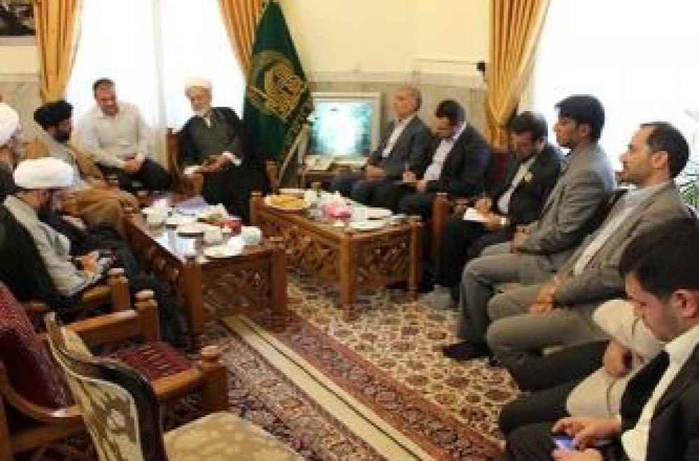 الأمين العام للعتبة العلوية المقدسة والوفد المرافق له يلتقي بالمسؤولين في جامعة الإمام الرضا عليه السلام