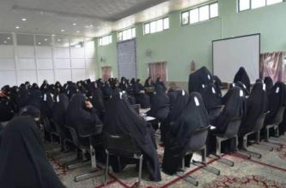 وفدٌ نسويٌ من اهالي الناصرية في رحاب العتبة العلوية المقدسة