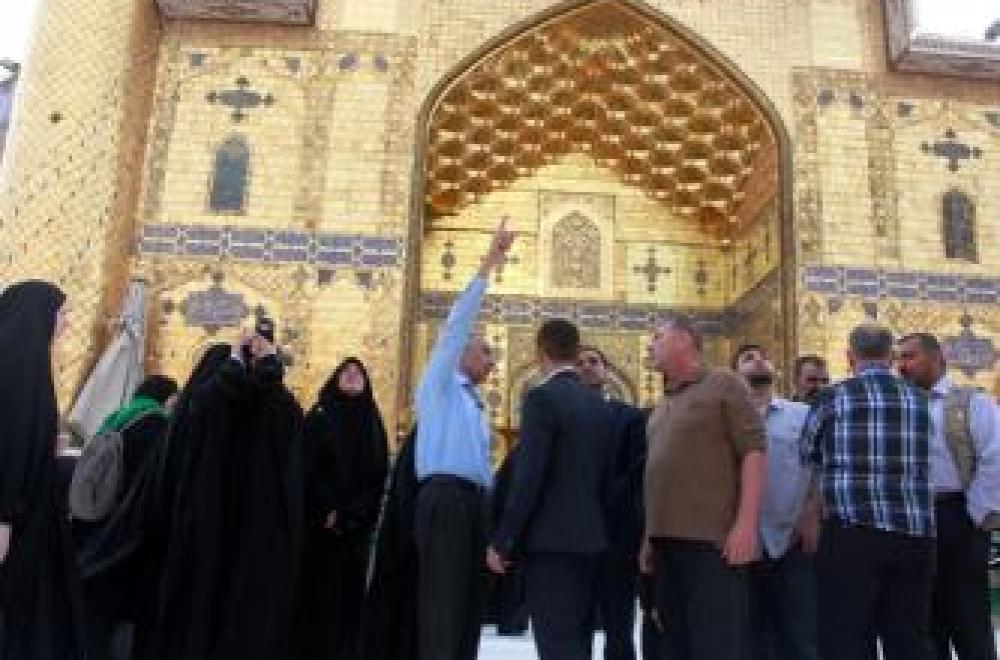 وفد مغتربين من مركز الامام الصادق عليه السلام في الولايات المتحدة الأمريكية يزور العتبة العلوية المقدسة