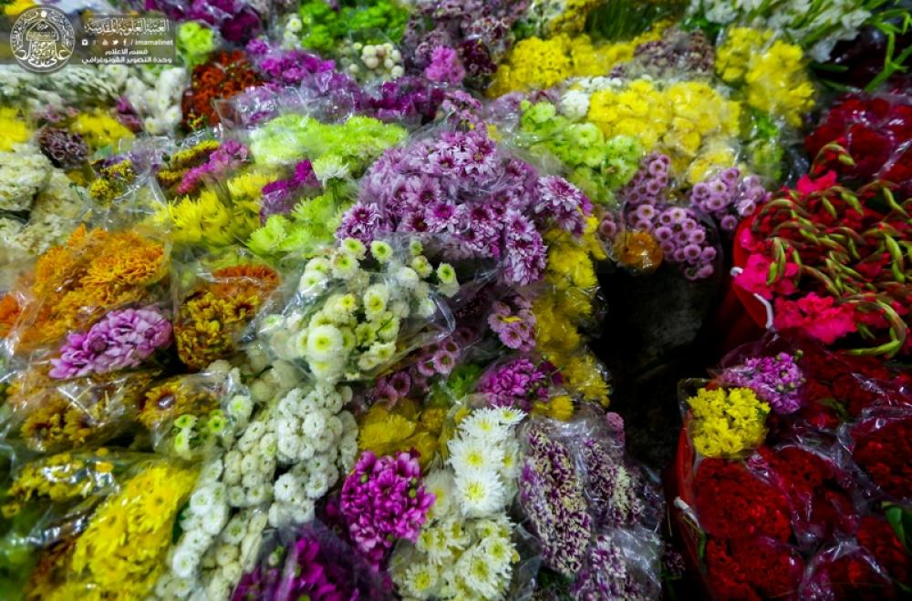 بالصور .. أكثر من 20 ألف وردة طبيعية تزين أرجاء مرقد أمير المؤمنين (ع) استعدادا للاحتفال بعيد الغدير الأغر