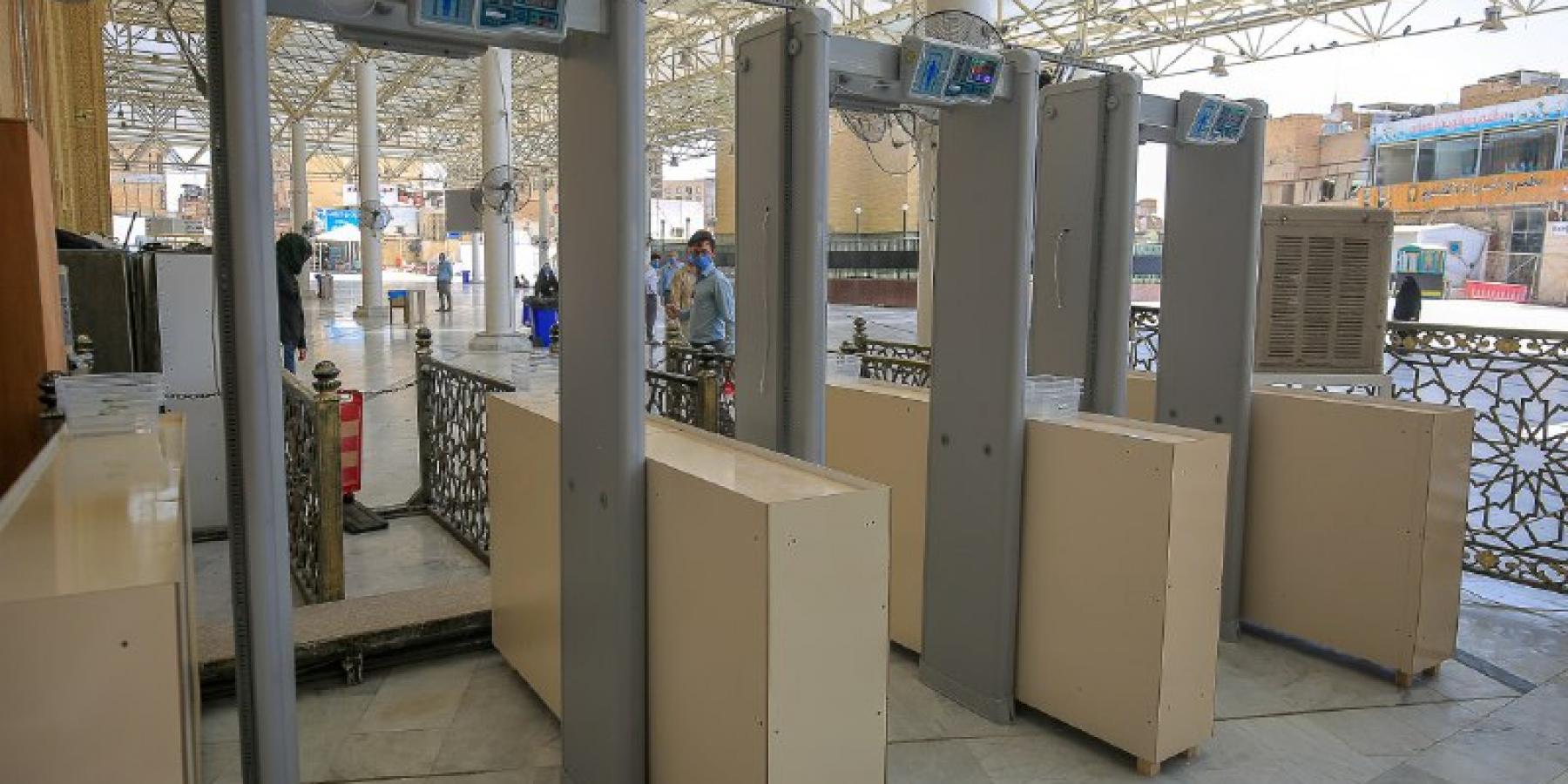 العتبة العلوية : تنصيب بوابات فحص الكتروني ذات مهام متعددة هي الأولى في العتبات المقدسة