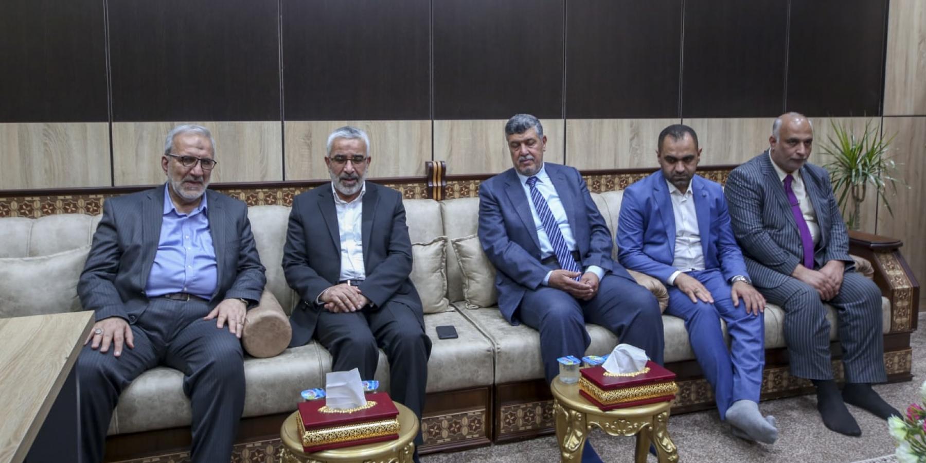 الأمين العام للعتبة العلوية المقدسة يزور العتبة الحسينية المقدسة 