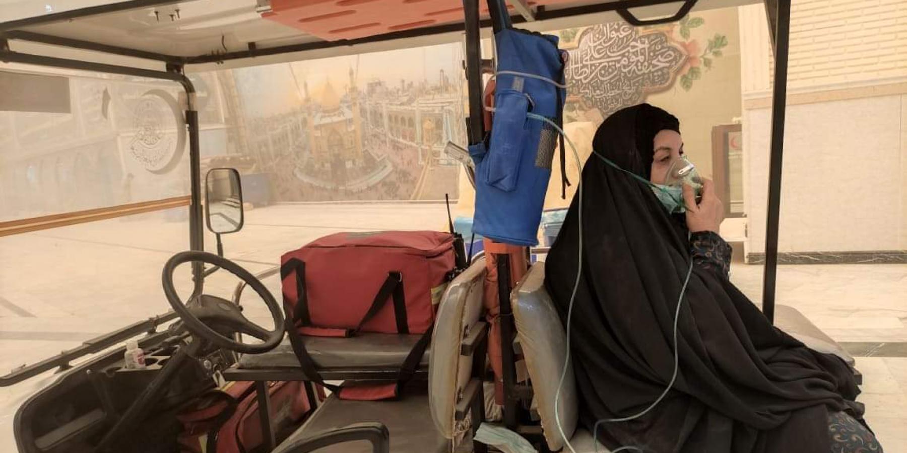 الإخلاء الطارئ في العتبة العلوية المقدسة ... جهود كبيرة في تقديم الخدمات الاسعافية للزائرين خلال العاصفة الترابية