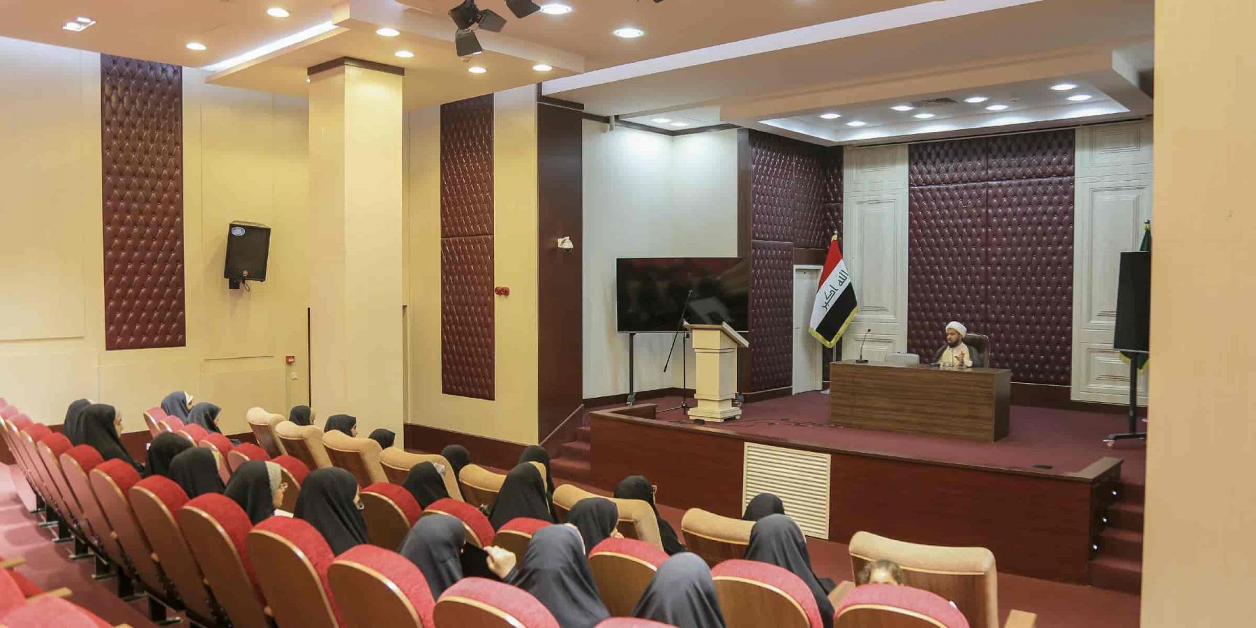 وفد طالبات جامعيات في ضيافة العتبة العلوية المقدسة