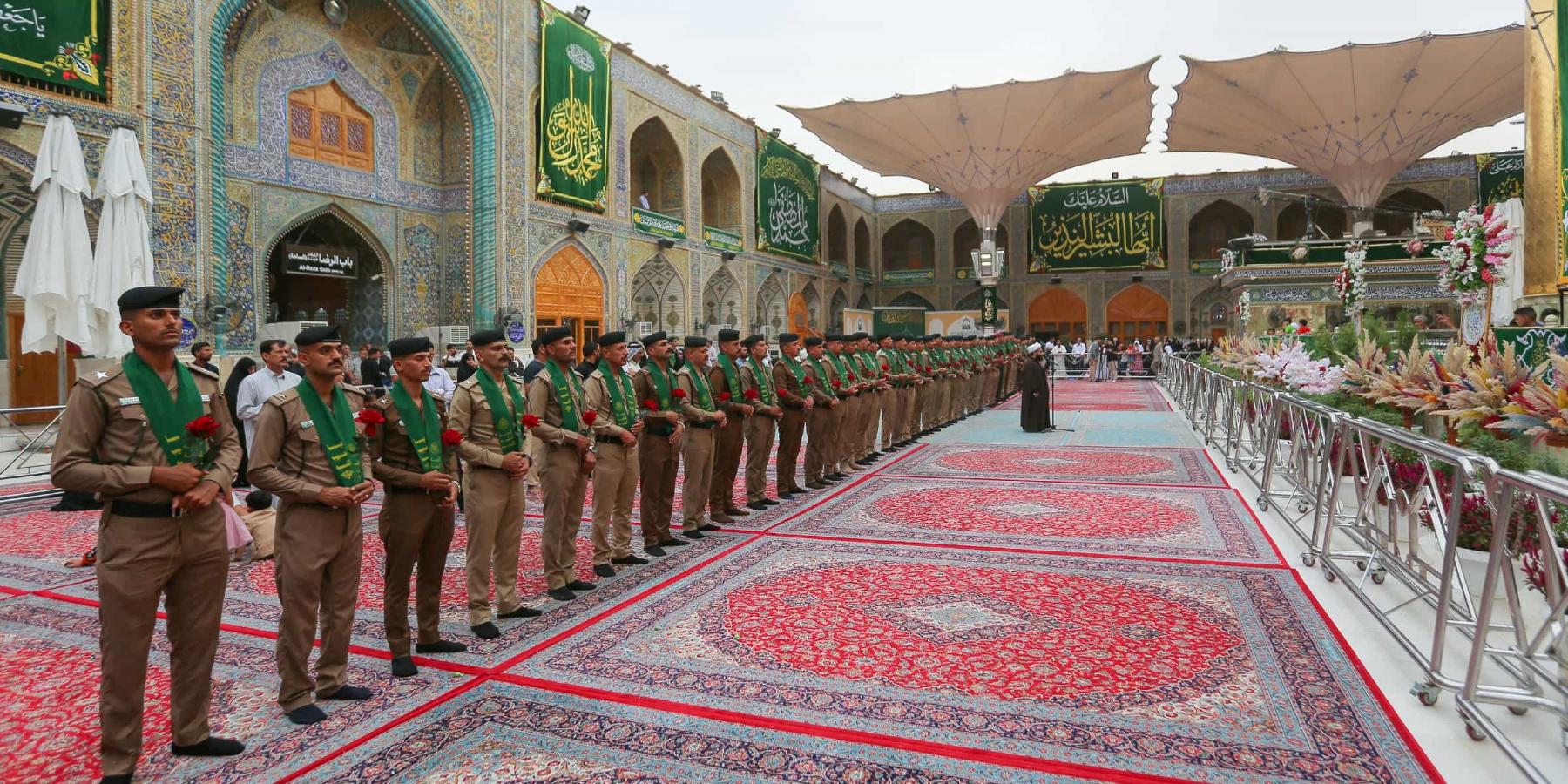 نخبة من ضباط كلية الشرطة يؤدون قسم الولاء في صحن أمير المؤمنين (عليه السلام) 