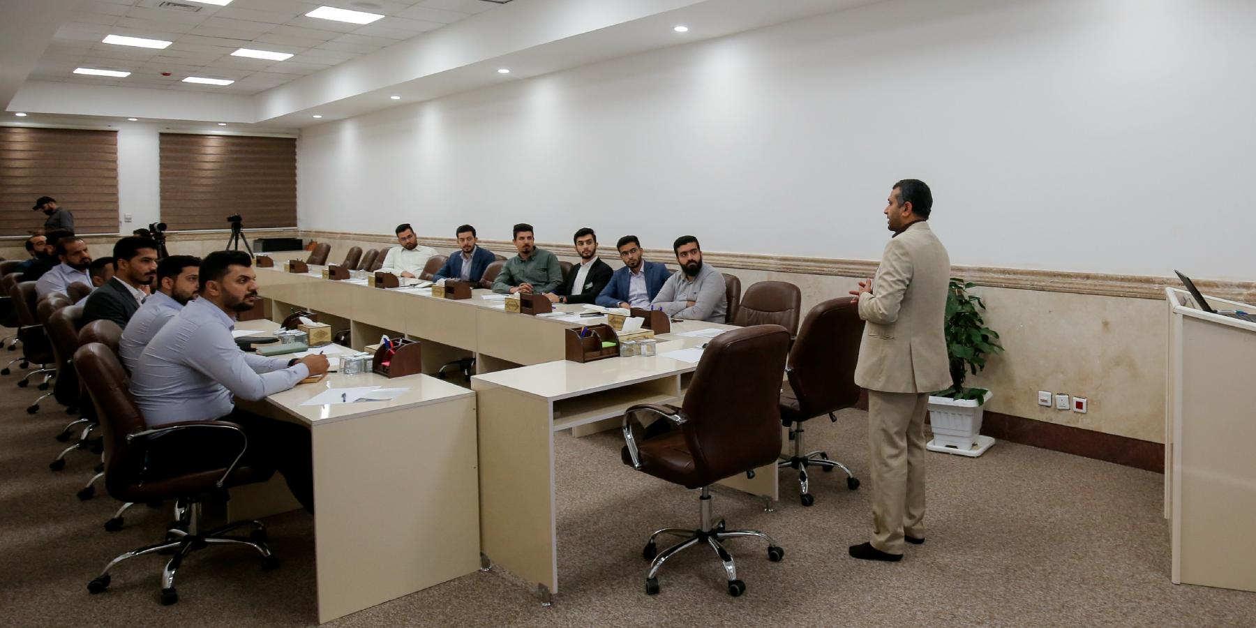 العتبة العلوية المقدسة تُقيم دورة تخصصية للتعريف بمعايير الجودة الشاملة الحديثة 