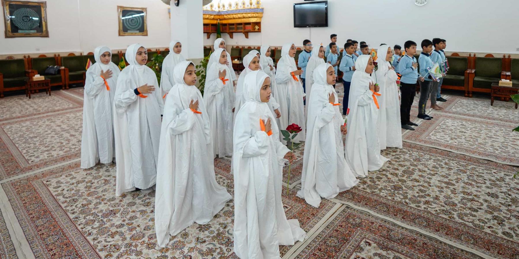 العتبة العلوية المقدسة تستضيف وفداً من أساتذة وطلبة مدرسة الريادة من محافظة بابل