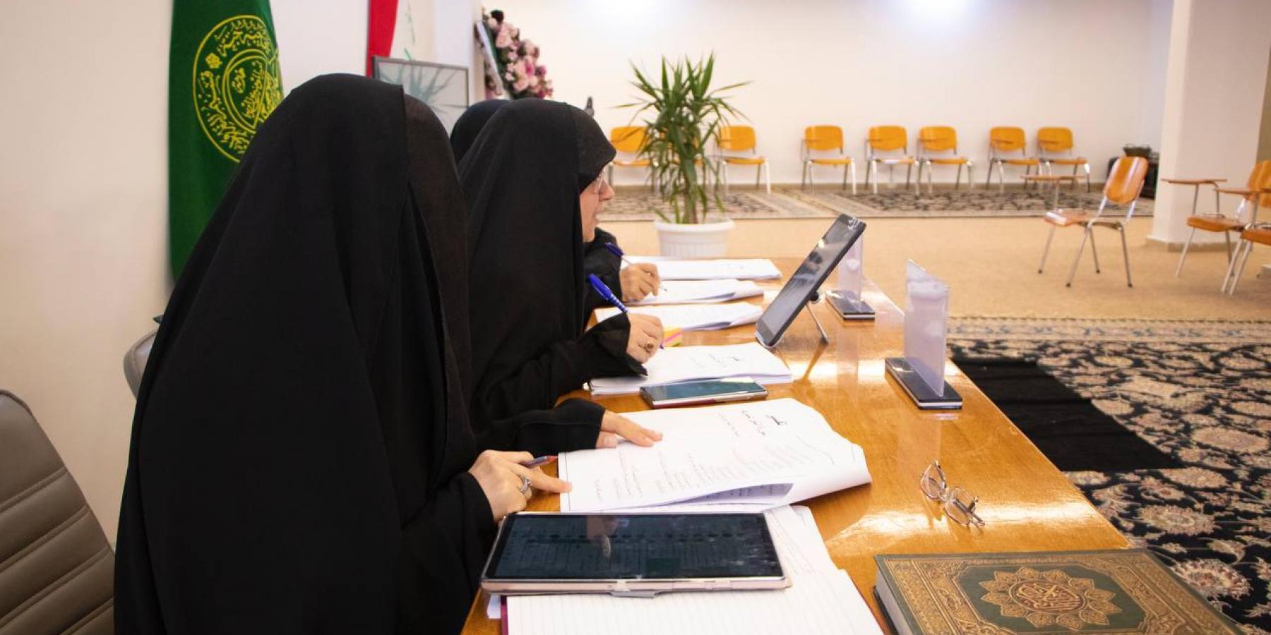 بمشاركة وطنية .. دار القرآن الكريم النسوية تجري الاختبارات التمهيدية لمسابقة (مشكاة النور) التفسيرية