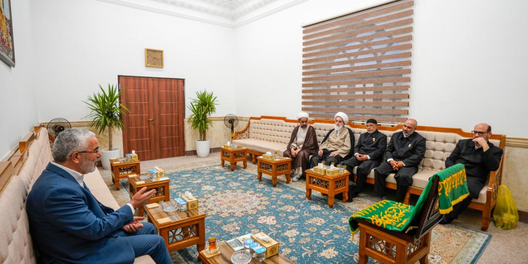 الأمين العام للعتبة العلوية المقدسة يستقبل وفد العتبة الرضوية المقدسة