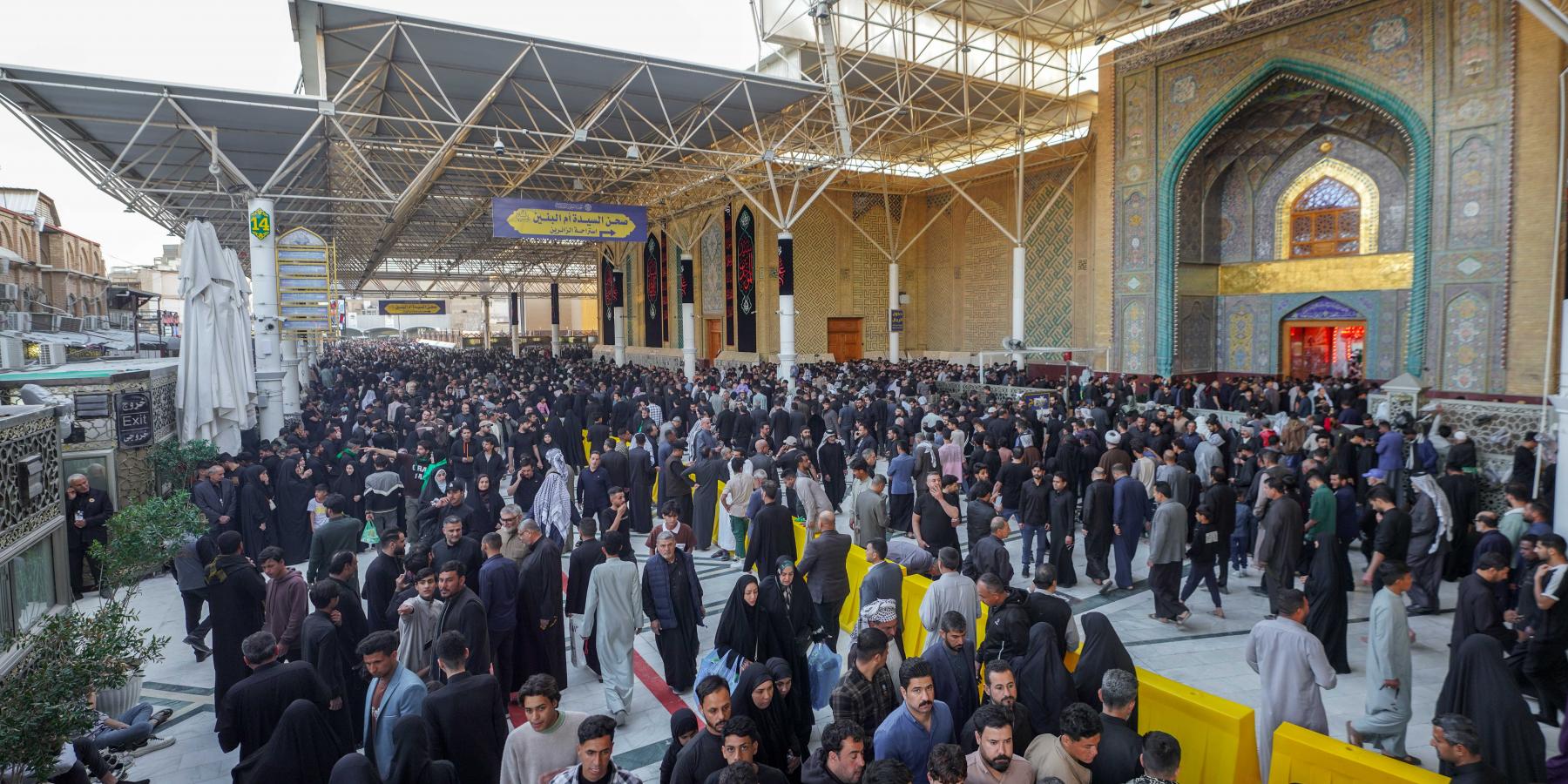 خلال ليالي القدر وذكرى استشهاد الإمام علي (ع) .. 1400 متشرّف يشاركون في خدمة زوّار العتبة العلوية المقدسة 