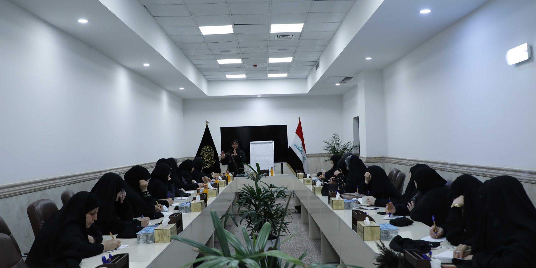 لتعزيز التواصل مع الزائرات الأجنبيات : العتبة العلويّة المقدّسة تُطلق دورة لتعليم اللغة الإنجليزية لخادمات القسم النسويّ