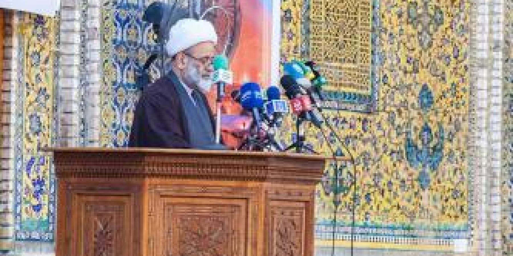 الصحن الحيدري الشريف يشهد وضع حجر الأساس لمشروع تذهيب قبة المرقد العلوي المطهر