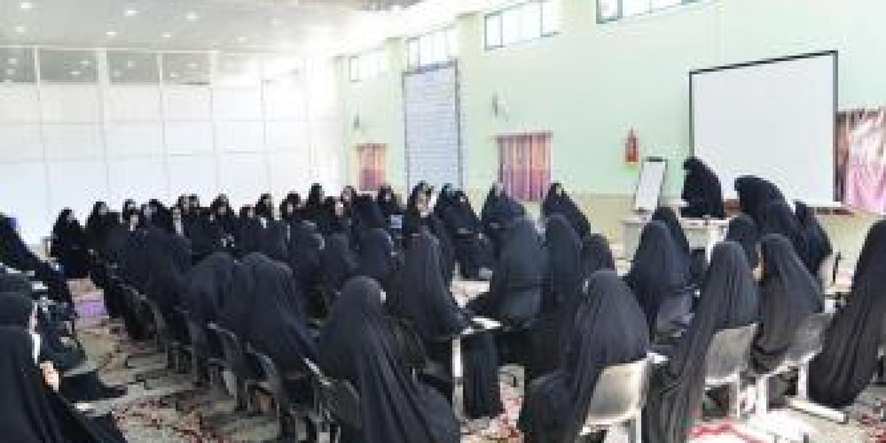 طالبات متوسطة زينب الكبرى يتشرفن بزيارة العتبة العلوية المقدسة