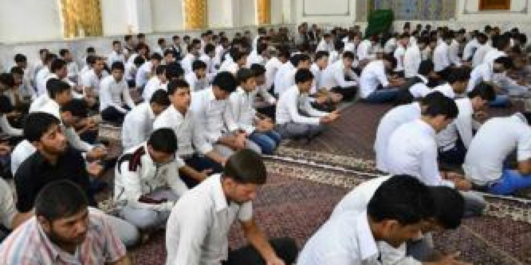 طلبة إعدادية الانتصار المهنية من محافظة البصرة في رحاب العتبة العلوية المقدسة