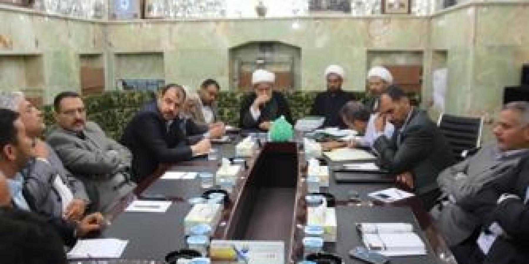 الأمين العام للعتبة العلوية المقدسة يترأس الاجتماع الأسبوعي الدوري مع رؤساء الأقسام