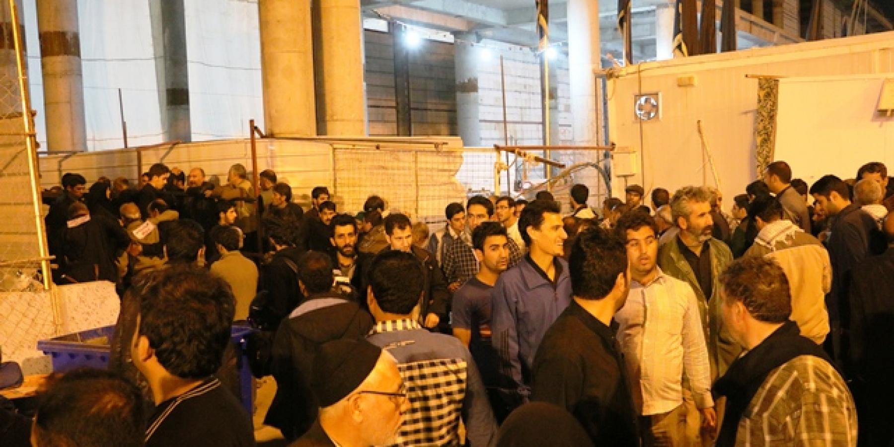 مركز ايواء زائري الاربعين في صحن فاطمة ( عليها السلام ) التابعة للعتبة العلوية المقدسة يقوم بتوزيع أكثر من 100 ألف وجبة غذائية في يوم واحد