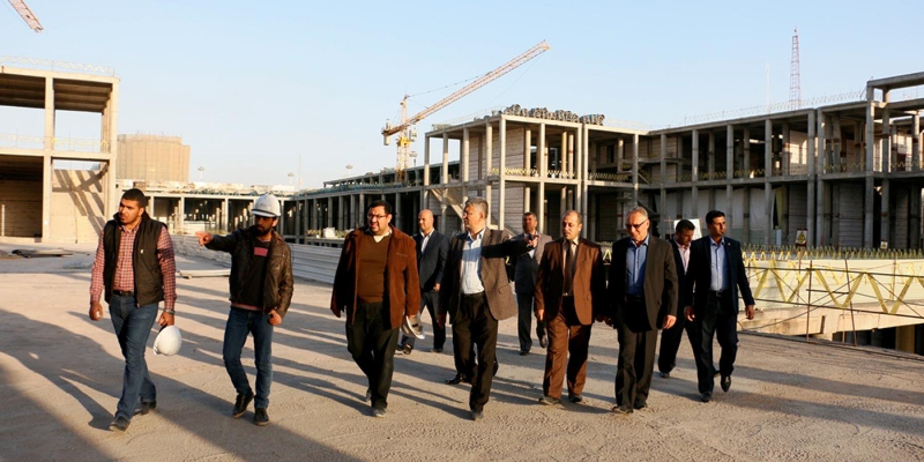 نائب الامين العام وأعضاء مجلس ادارة العتبة العلوية المقدسة يطلعون على آخر الانجازات الحاصلة في الهيكل الكونكريتي الخاص بمتحف العتبة العلوية المقدسة في مشروع صحن فاطمة (عليها السلام)