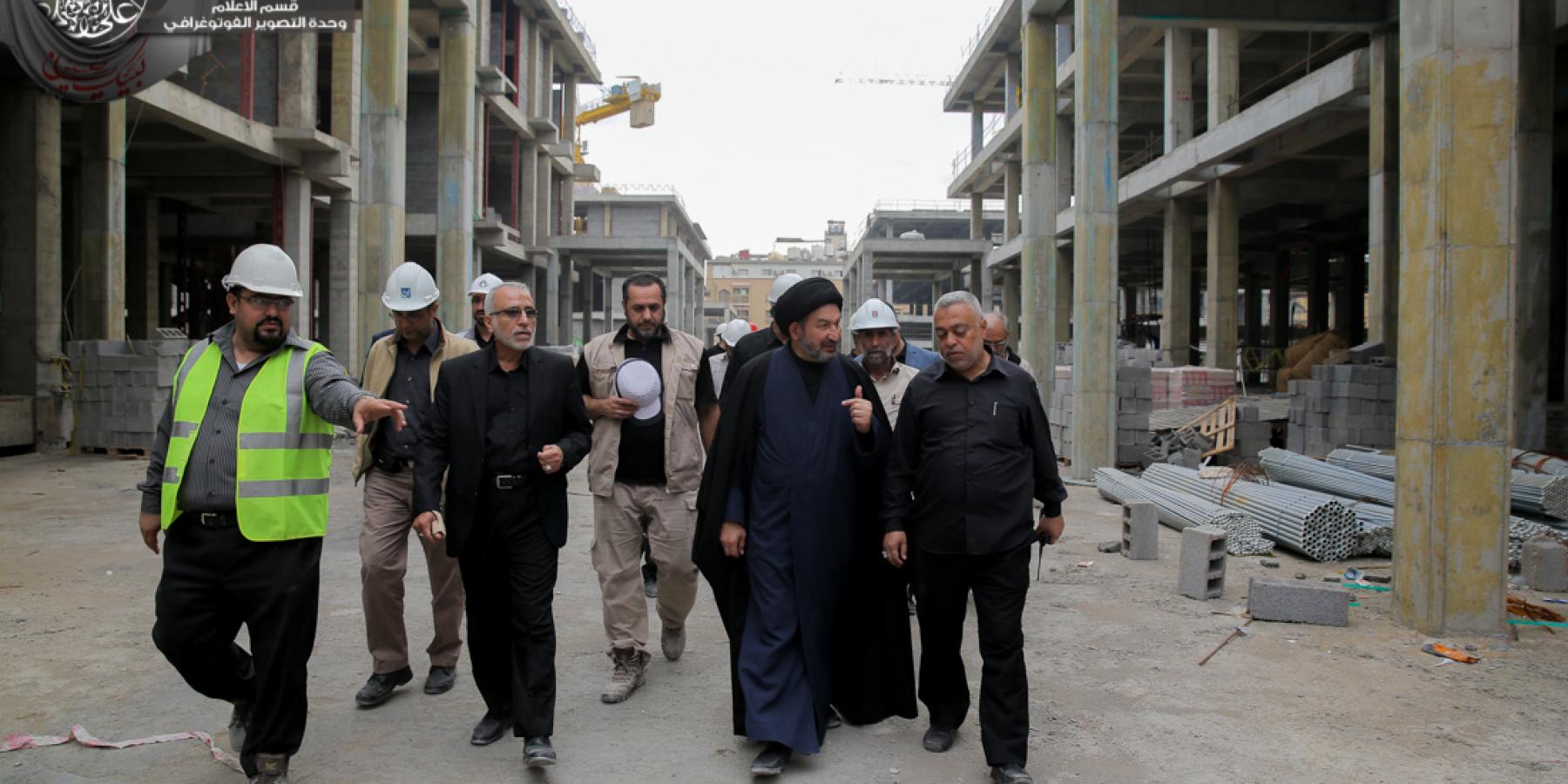 الأمين العام للعتبة العلوية المقدسة يتفقد صحن فاطمة (عليها السلام ) ويوجه بتهيئة عدد من القاعات لغرض إيواء ومبيت الزائرين الكرام خلال زيارة الأربعين 